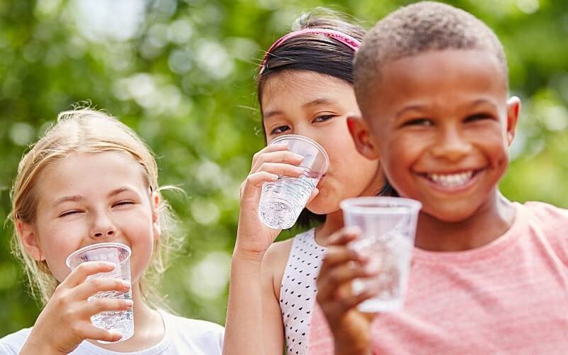 Çocuklar İçin Su İçmeyi Sevdirecek 5 Yöntem