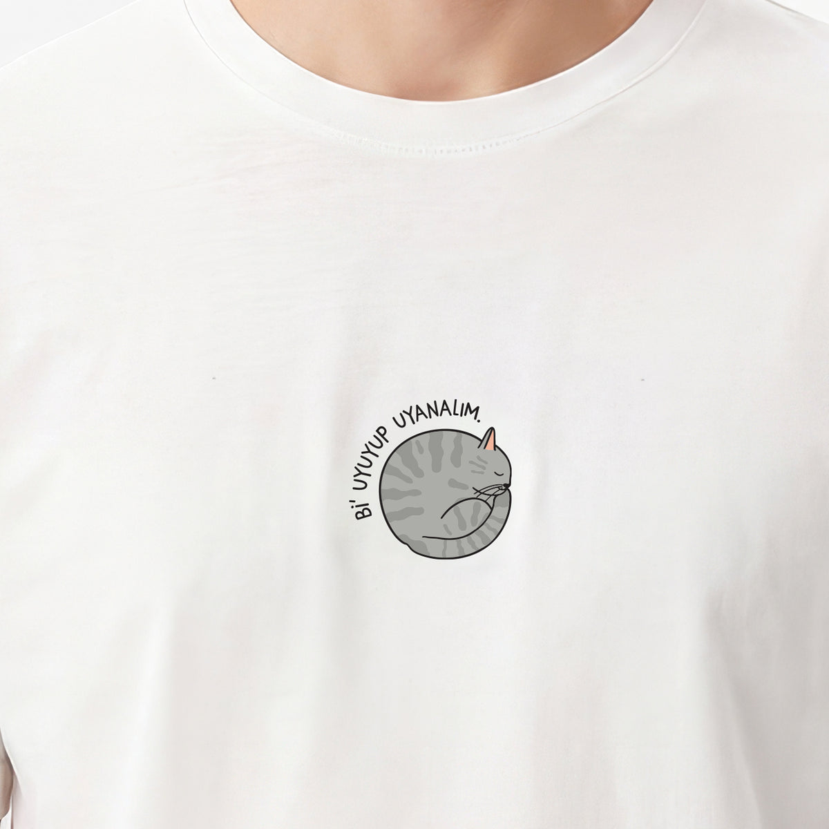 Bi' Uyuyup Uyanalım T-shirts